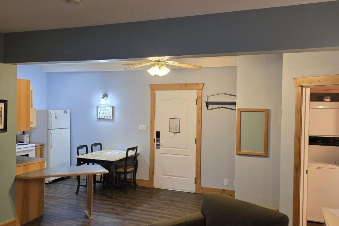 Cornerstone Lodge By Park Vacation Management Ферни Екстериор снимка